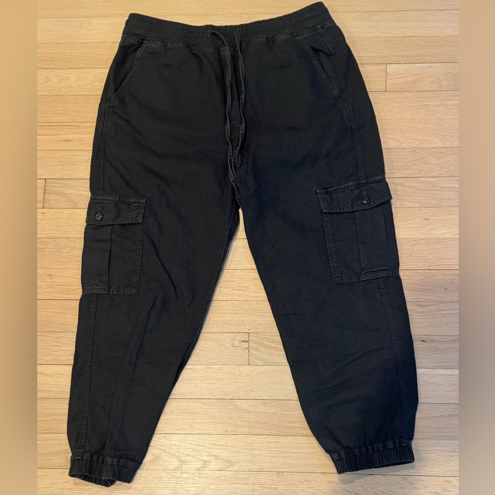 GAP Women’s Black Khaki Cargo Joggers